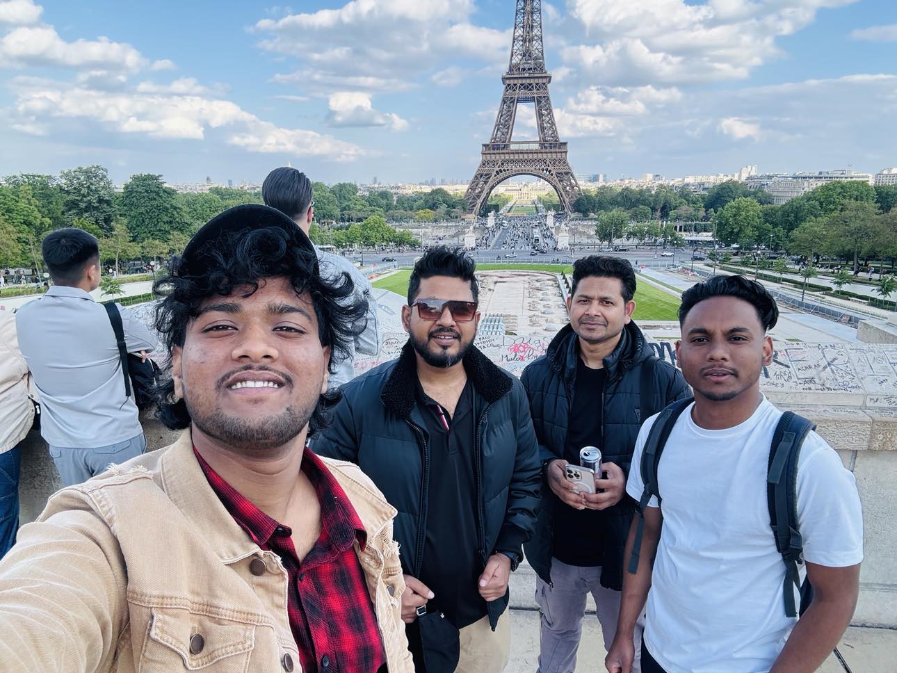 ভালোবাসার শহরে লৌহকঙ্কাল দেখা